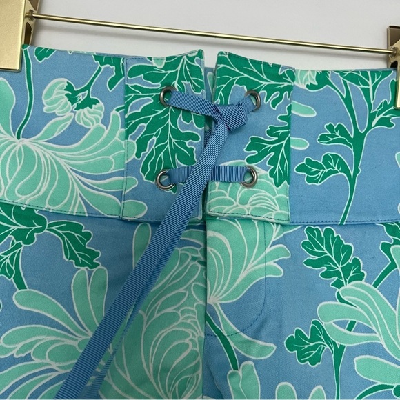 Women’s Tibi blue and green tropical patterned mini shorts size small-medium - Picture 2 of 4